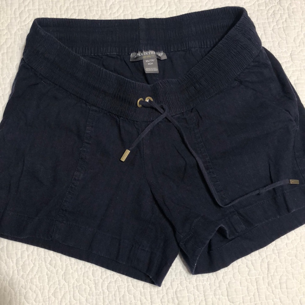 A Pea in the Pod navy maternity shorts GUC